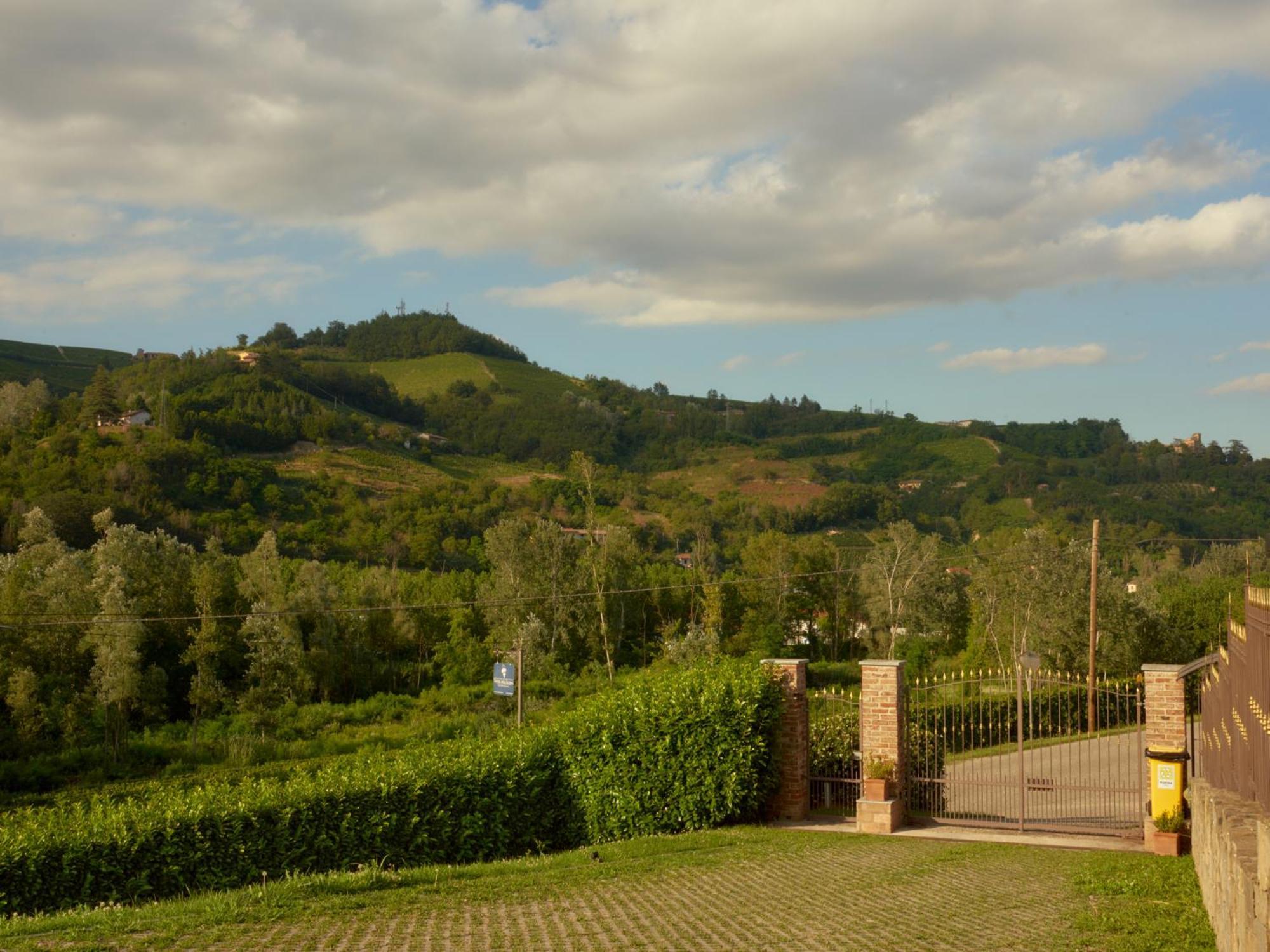 Vigna Dell'Acqua Villa Santo Stefano Belbo Exterior photo